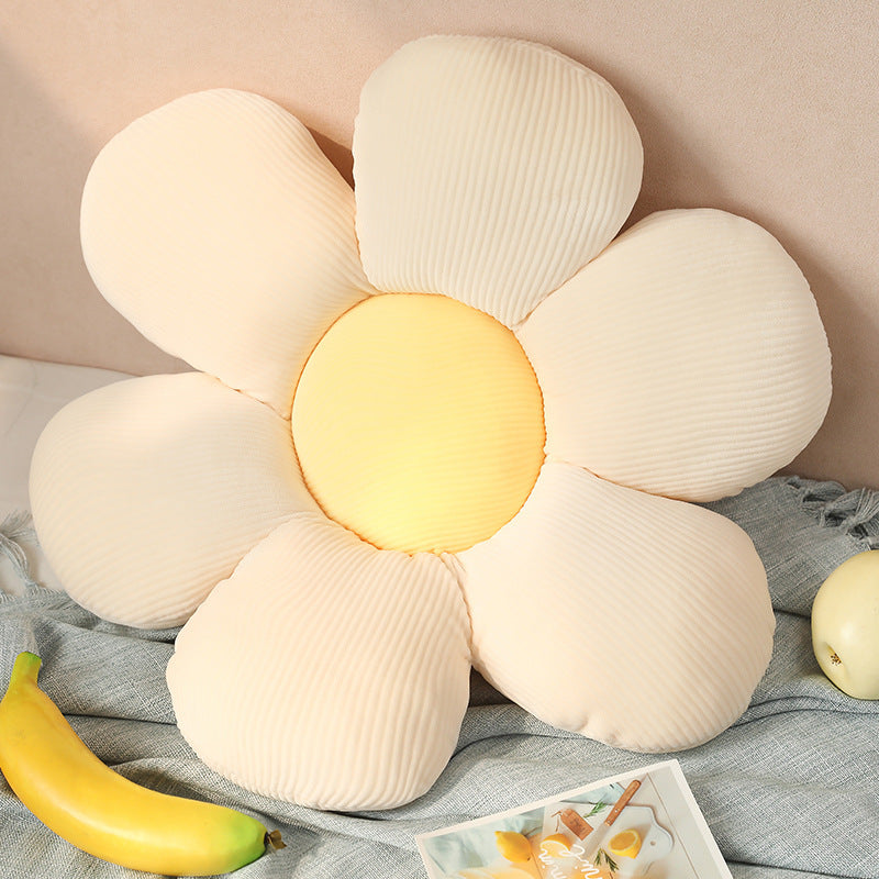 Small Daisy Flower Throw Pillow 🌼