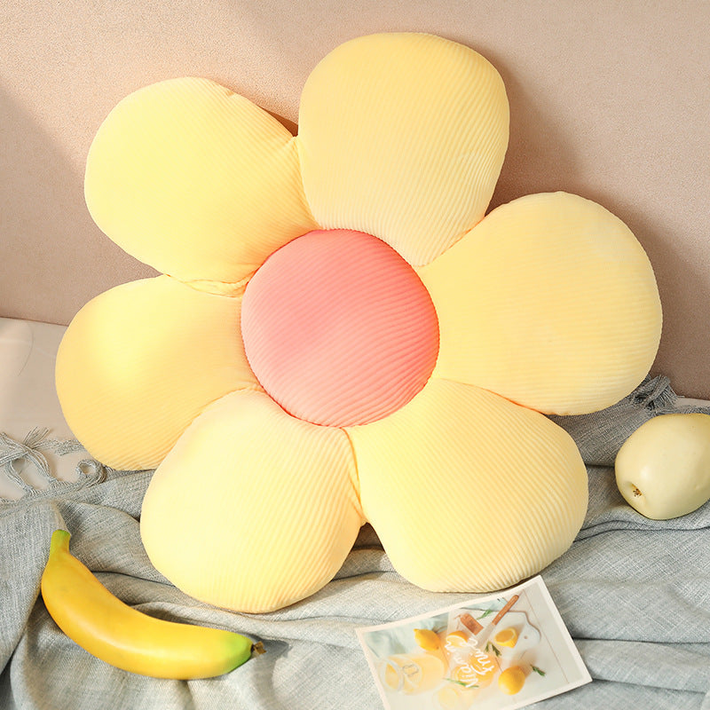 Small Daisy Flower Throw Pillow 🌼