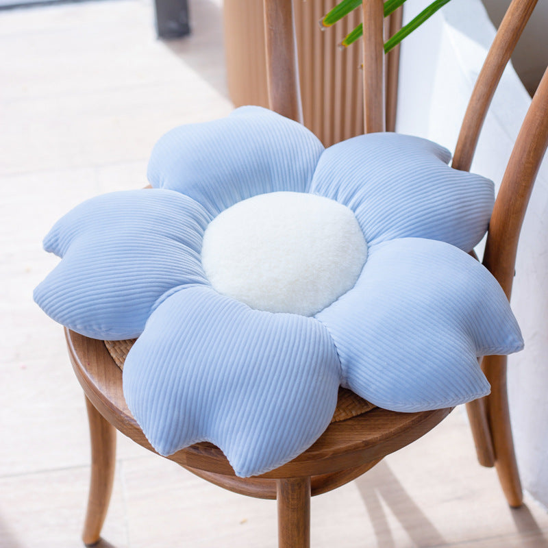 Small Daisy Flower Throw Pillow 🌼