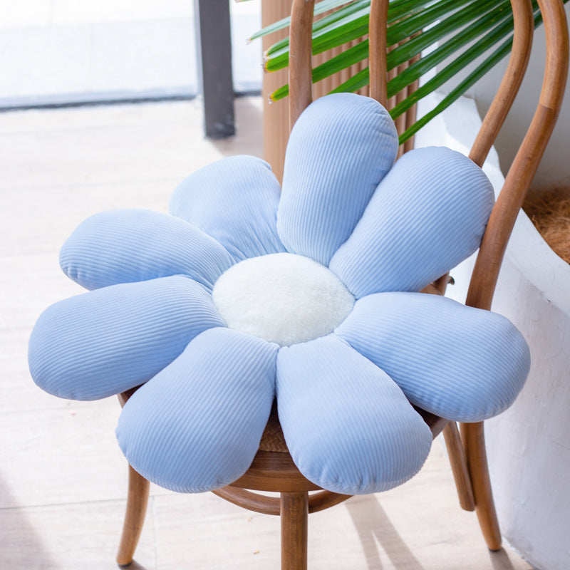 Small Daisy Flower Throw Pillow 🌼