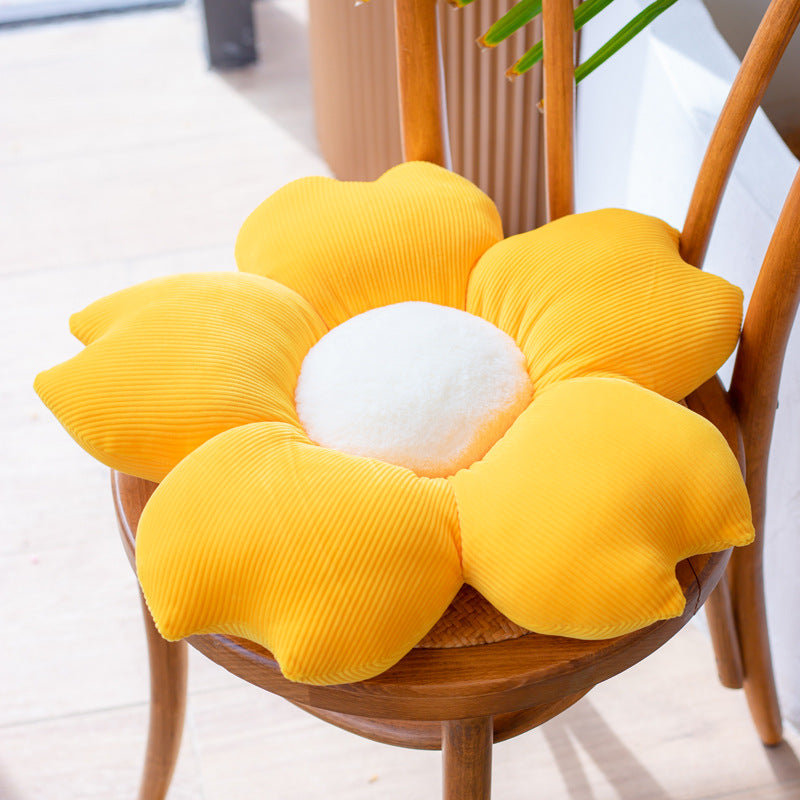 Small Daisy Flower Throw Pillow 🌼
